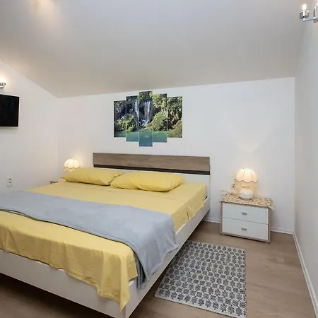 公寓 Mia - Two Bedroom With Balcony